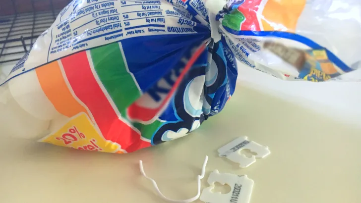 Marshmallow bag with bag ties